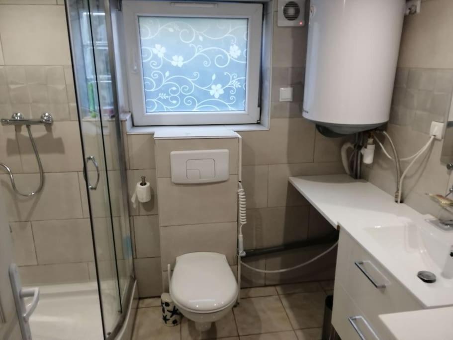 Appartement Aurore En Rez De Jardin Avec Parking Gratuit ว็องส์ ภายนอก รูปภาพ