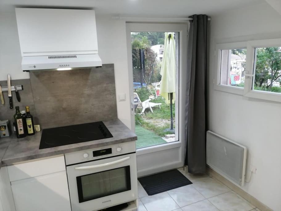 Appartement Aurore En Rez De Jardin Avec Parking Gratuit ว็องส์ ภายนอก รูปภาพ
