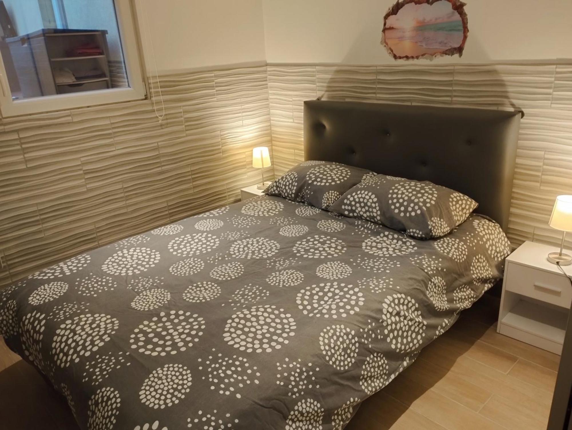 Appartement Aurore En Rez De Jardin Avec Parking Gratuit ว็องส์ ภายนอก รูปภาพ